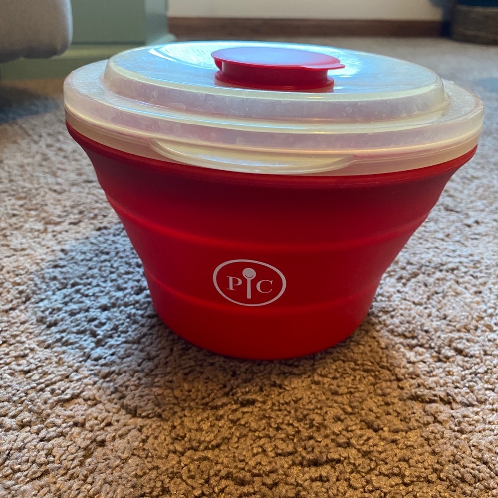 Pampered Chef Microwave popcorn popper